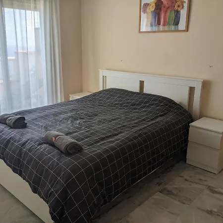 Lovely With Sea View Apartment *